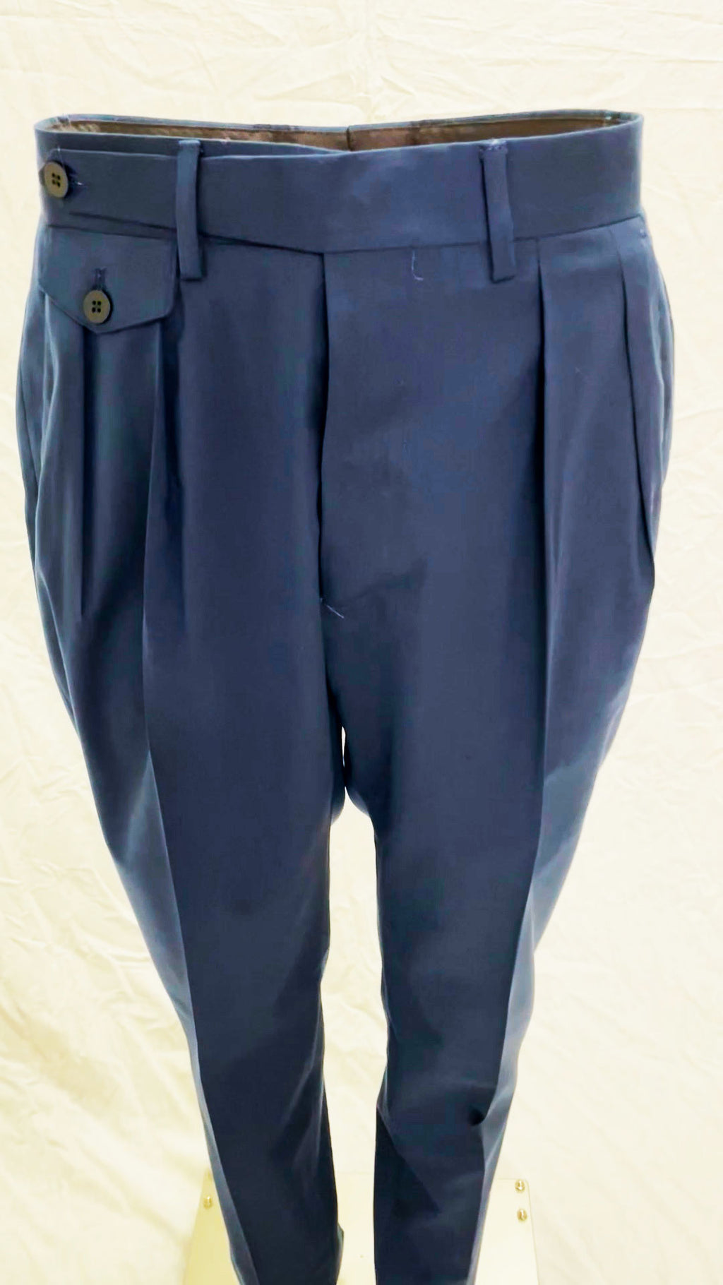 Pantalone Blu con Pinces – Sartoriale, Tasca America, Taglio Moderno