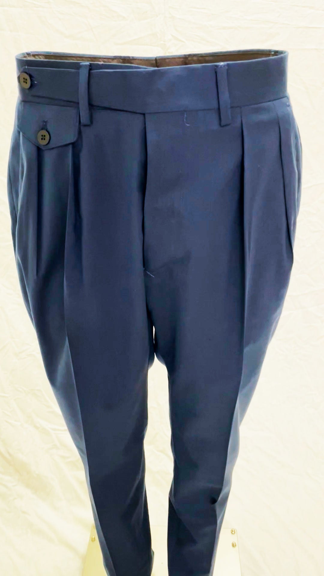 Pantalone Blu con Pinces – Sartoriale, Tasca America, Taglio Moderno