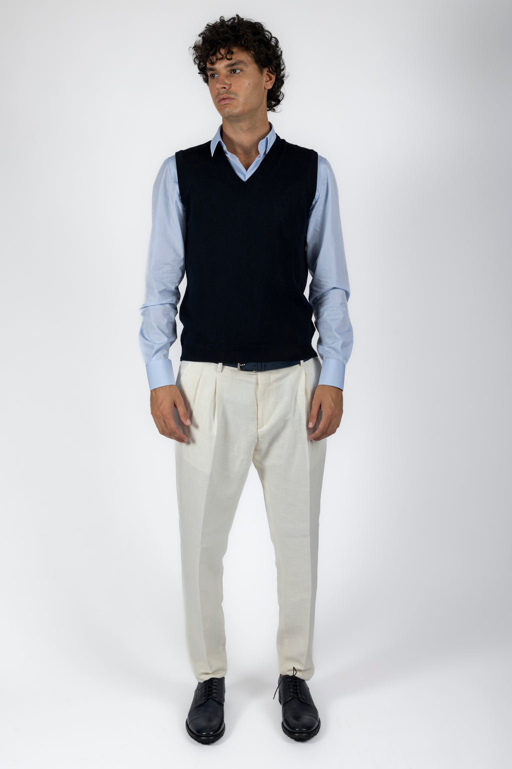 Pantalone bianco relax fit in lana strech, con pinces