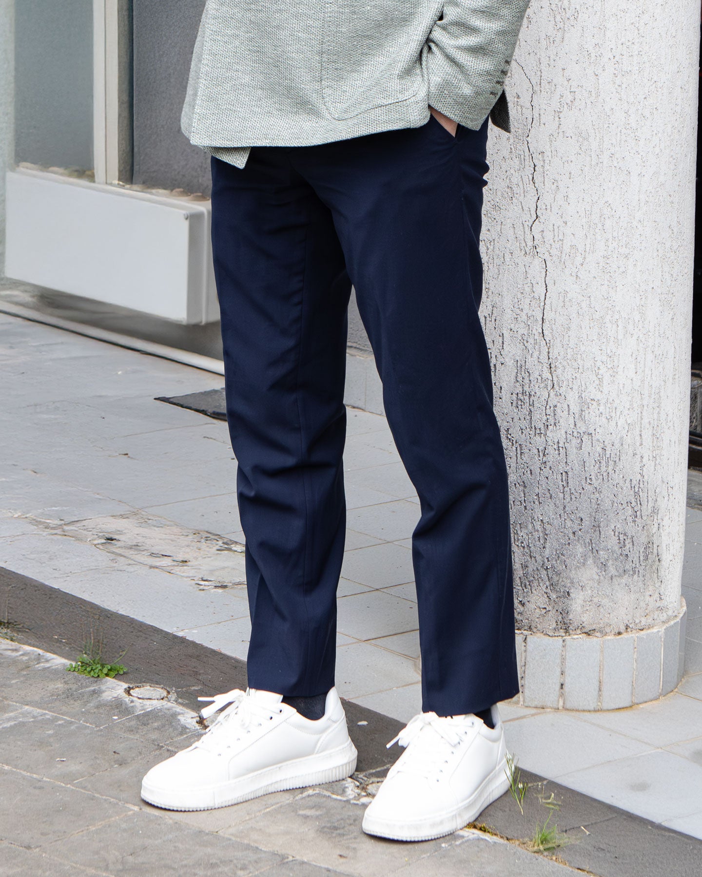 Pantalone Blu con Pinces – Sartoriale, Tasca America, Taglio Moderno